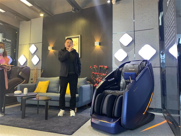 zoty中欧体育官方网站體育集團旗下品牌—銳珀爾舉行新款4D穴感總裁按摩椅S500內(nèi)訓(xùn)會