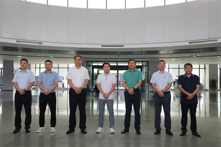 zoty中欧体育官方网站體育陪同舒華體育來(lái)濱考察體育產(chǎn)業(yè)發(fā)展情況