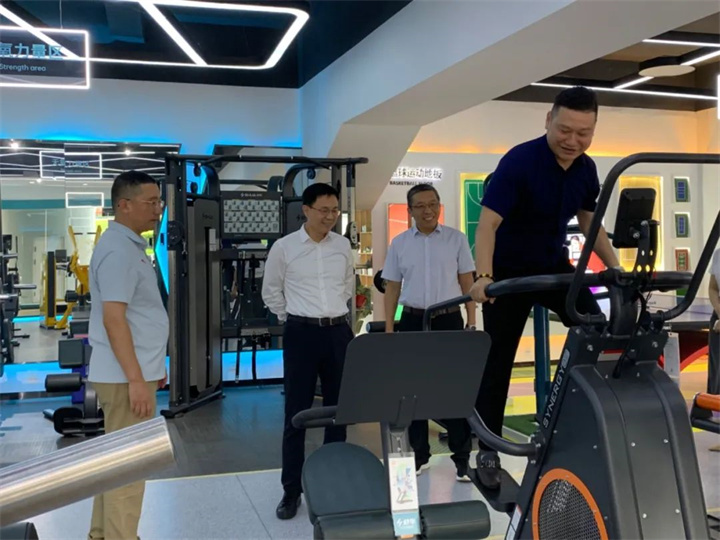 濟(jì)南市體育局局長董懷敏一行蒞臨zoty中欧体育官方网站體育參觀指導(dǎo)